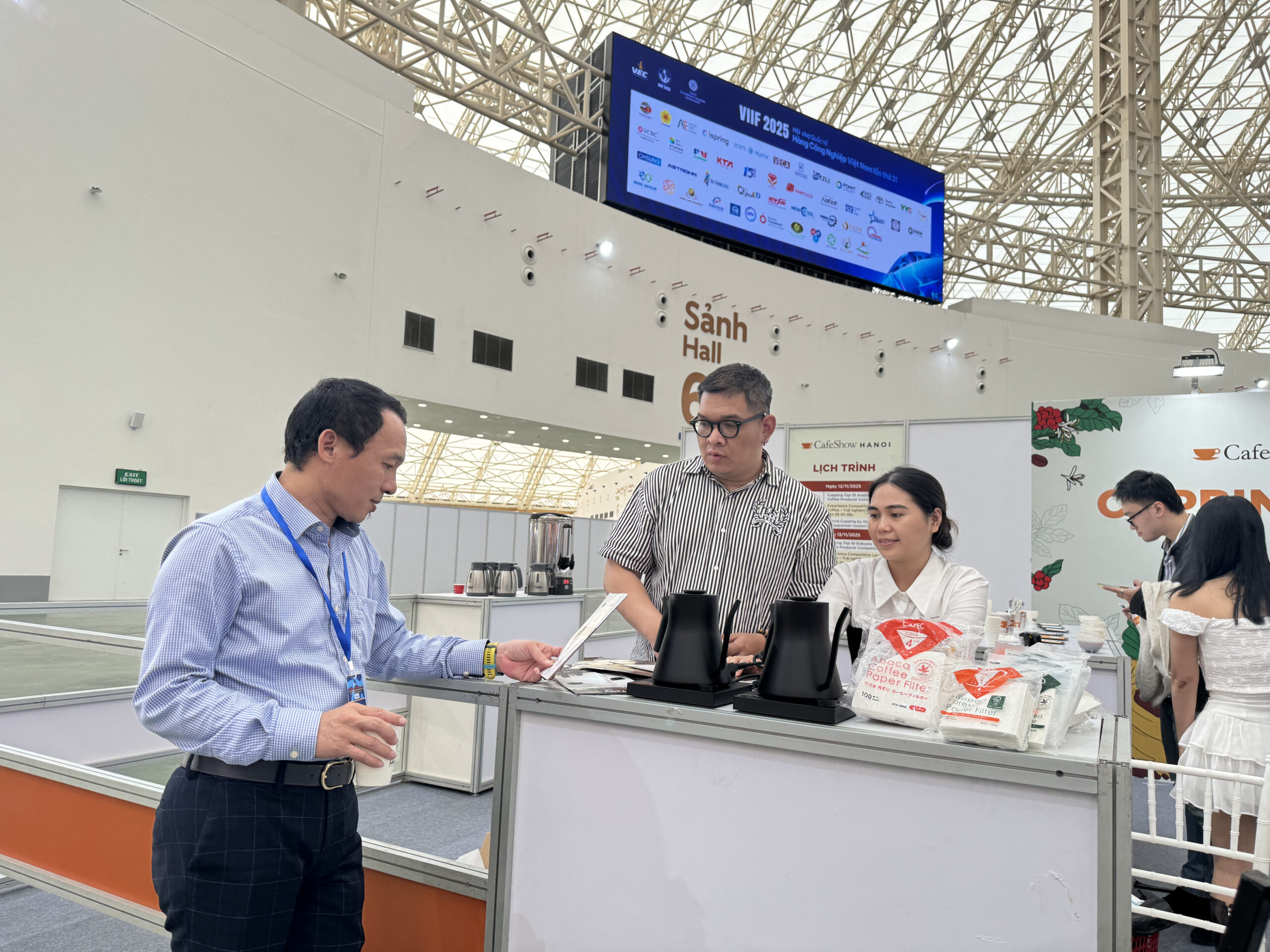 Quầy trưng bày sản phẩm 