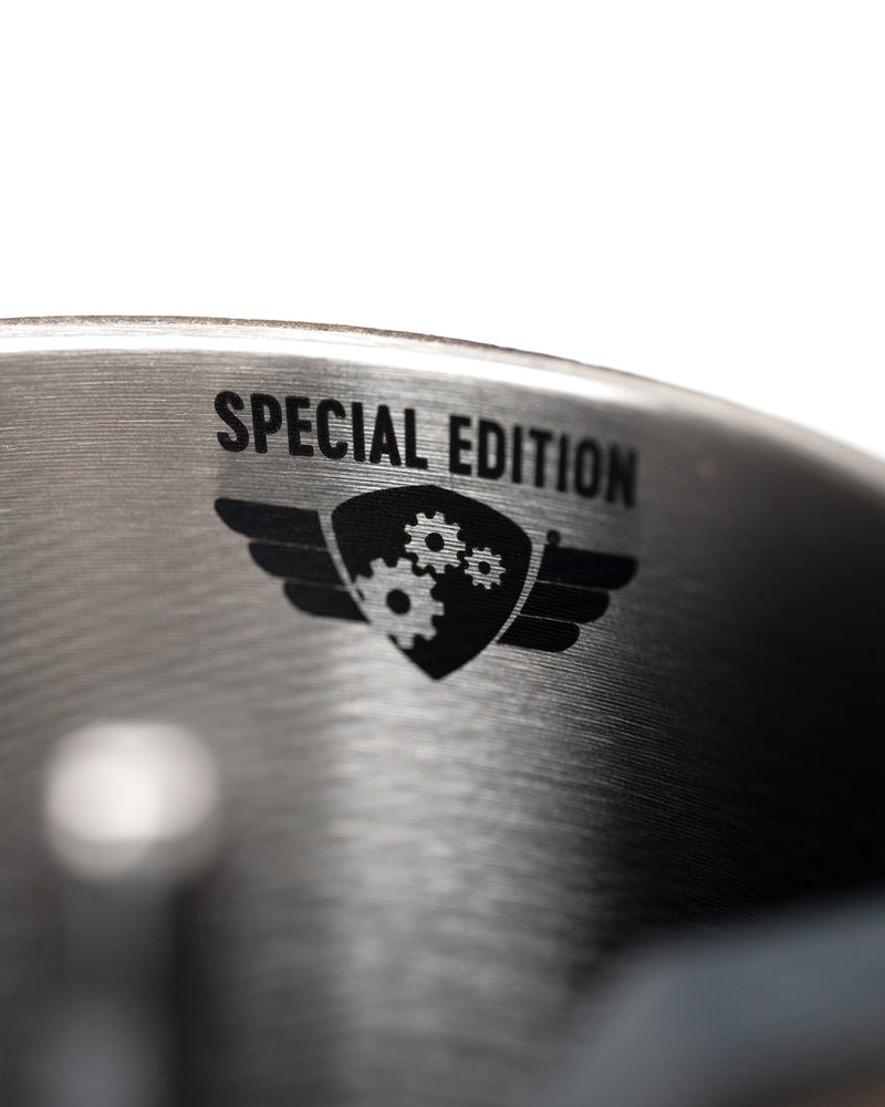 Comandante C40 Vintage Oak Classic - Phiên Bản Gỗ Sồi Hiếm